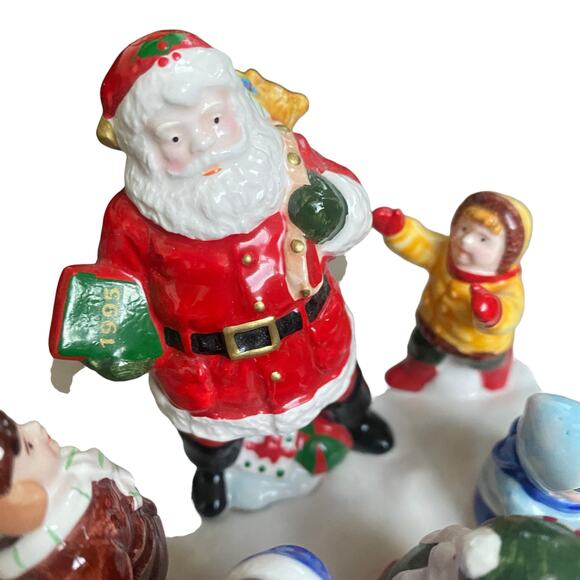 Dept 56 "Santa Comes to Town 1995” Original Snow Village Collection Christmas - Picture 3 of 15
